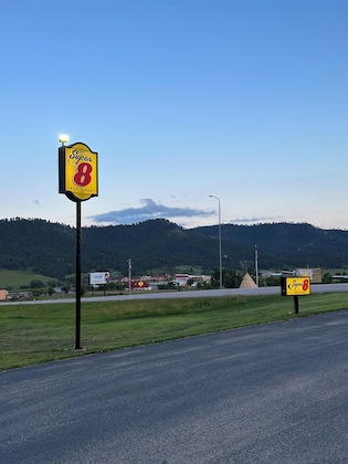 Gallery - Super 8 By Wyndham Hot Springs
