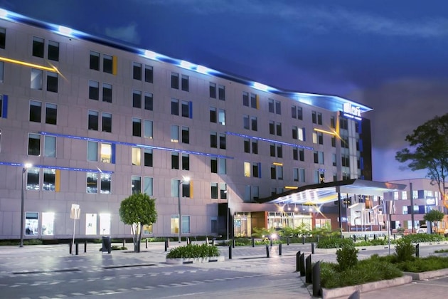 Gallery - Aloft Bogota Airport, A Marriott Hotel