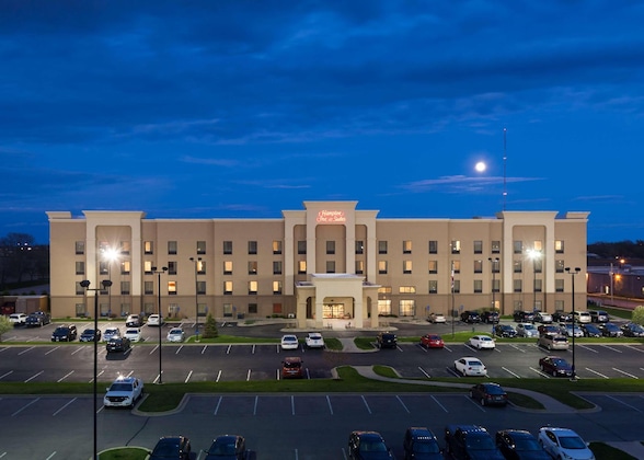 Gallery - Hampton Inn & Suites Cedar Rapids