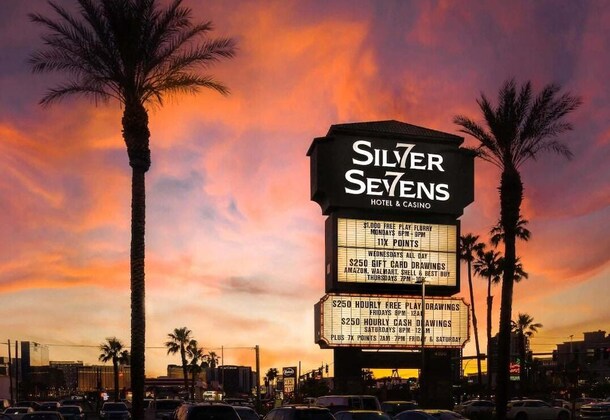 Gallery - Silver Sevens Hotel & Casino