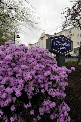 Gallery - Hampton Inn Nashua