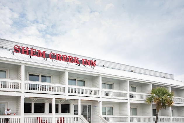 Gallery - Shem Creek Inn