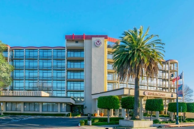 Gallery - Oakland Airport Executive Hotel