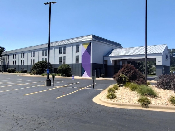 Gallery - Spark By Hilton Stevensville