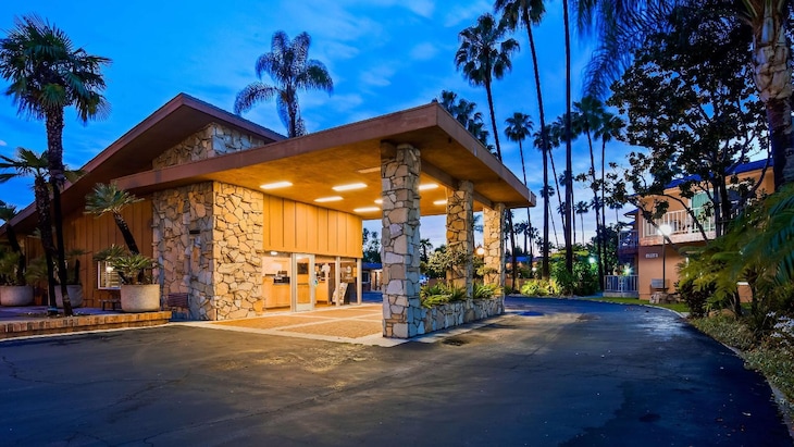 Gallery - Best Western Pine Tree Motel