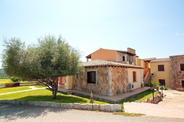 Gallery - Albergo Residenziale Li Troni