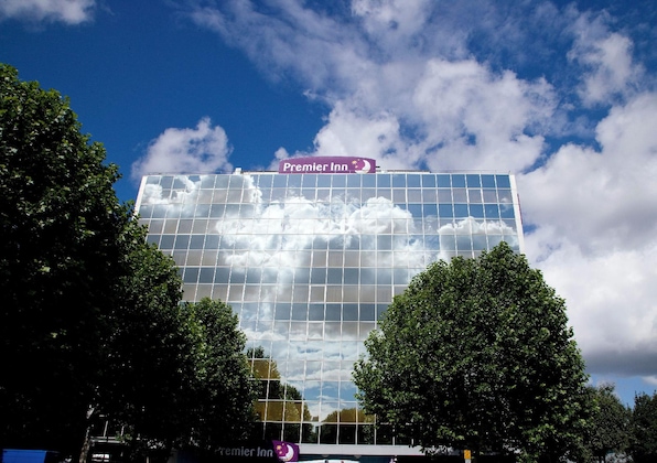 Gallery - Premier Inn London Wembley Park