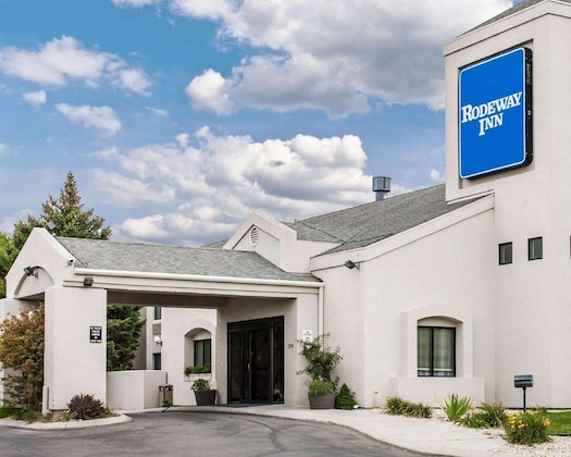 Gallery - Rodeway Inn Airport