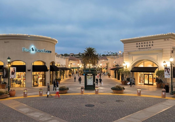 Gallery - Holiday Inn Express And Suites Carlsbad Beach