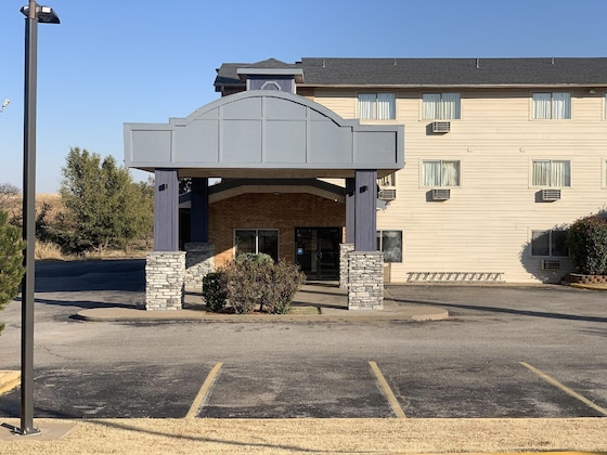 Gallery - Econo Lodge Inn & Suites