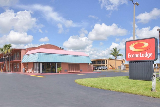 Gallery - Econo Lodge Fort Myers North