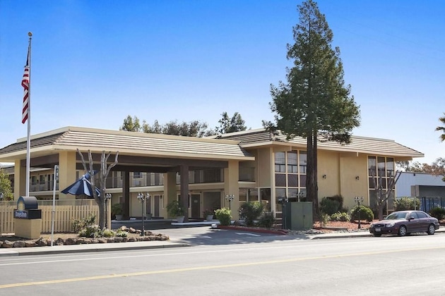 Gallery - Days Inn By Wyndham Gilroy