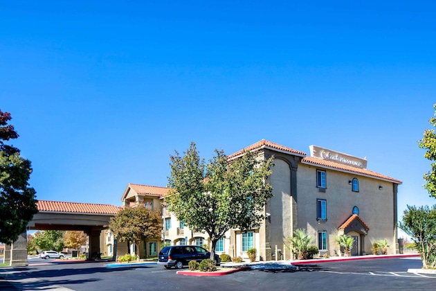 Gallery - Comfort Inn & Suites Lancaster Antelope Valley