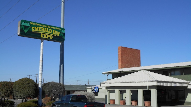 Gallery - Econo Lodge Inn & Suites