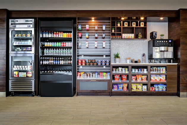 Gallery - Doubletree By Hilton Fairfield Hotel & Suites
