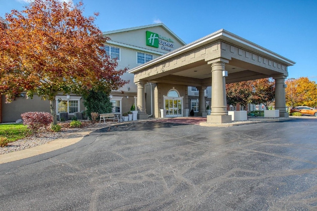 Gallery - Holiday Inn Express Hotel & Suites Oshkosh By Ihg