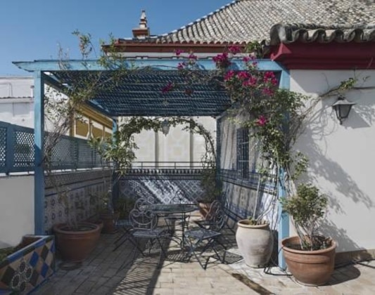 Gallery - Plaza De Santa Cruz