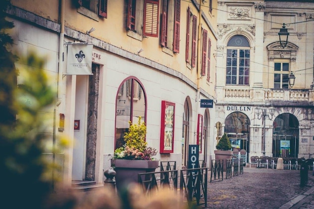 Gallery - Theatre Hotel