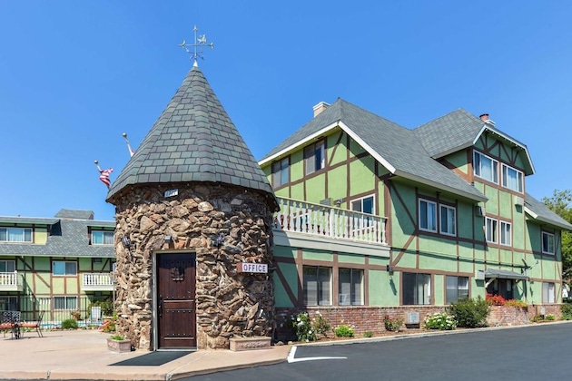 Gallery - Svendsgaards Danish Lodge Americas Best Value Inn
