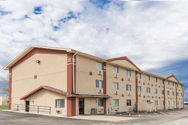 Gallery - Super 8 By Wyndham Bloomington