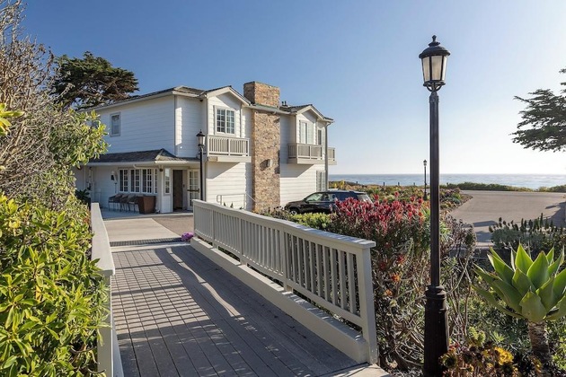 Gallery - Pelican Inn & Suites