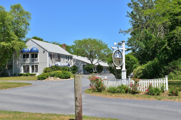 Gallery - Captains Quarters Motel & Conference Center