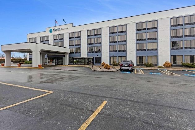 Gallery - Clarion Pointe Near Erie Casino