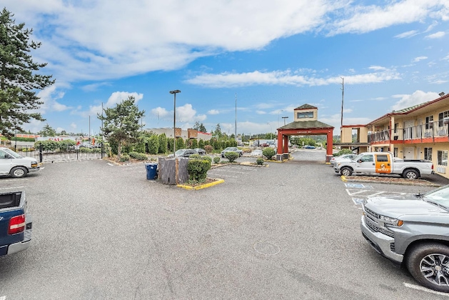 Gallery - Days Inn By Wyndham Federal Way