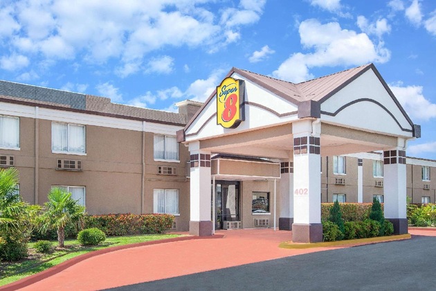 Gallery - Super 8 By Wyndham Grand Prairie North