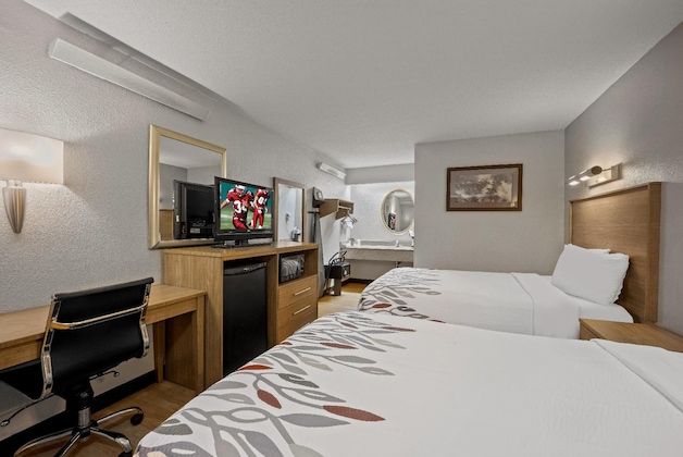 Gallery - Red Roof Inn Greensboro Airport