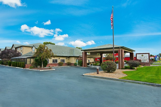 Gallery - Oxford Suites Hermiston