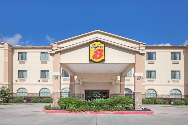 Gallery - Super 8 By Wyndham Iah West Greenspoint