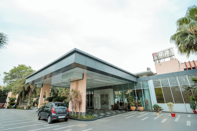 Gallery - Oodles Hotel Chhattarpur South Delhi