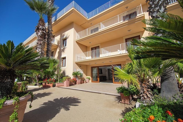 Gallery - Dioscuri Bay Palace Hotel