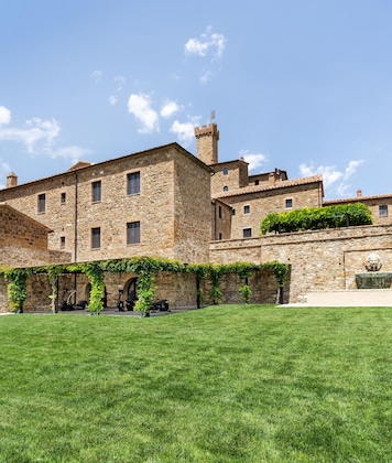 Gallery - Castello Banfi - Il Borgo