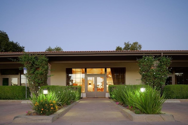 Gallery - Riviera Oaks Resort & Racquet Club