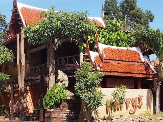 Gallery - Harry's Bungalows & Restaurant