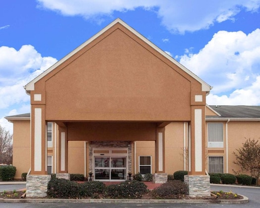 Gallery - Quality Inn & Suites I-40 East
