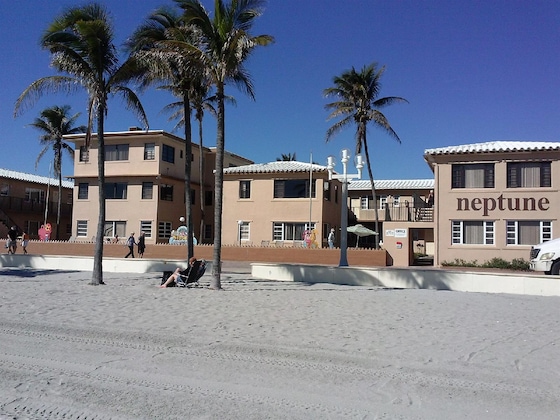 Gallery - Neptune Hollywood Vacation Rentals