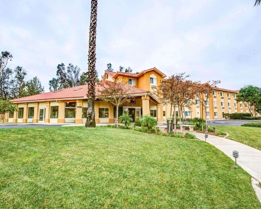 Gallery - Comfort Inn Fontana