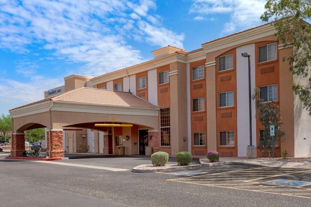 Gallery - Comfort Inn & Suites North Glendale - Bell Road