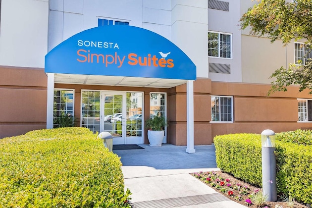 Gallery - Sonesta Simply Suites Lansing
