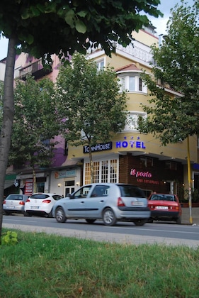 Gallery - Hotel Town House