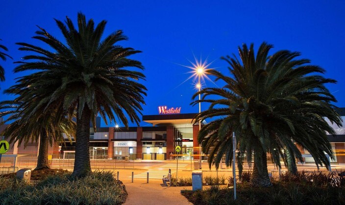 Gallery - Nightcap At Shoppingtown Hotel