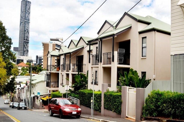 Gallery - Spring Hill Mews Apartments