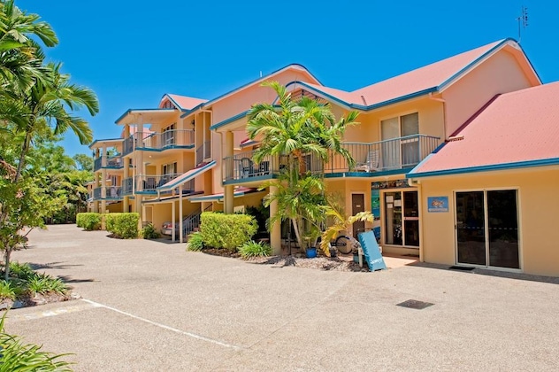 Gallery - At Beach Court Holiday Villas