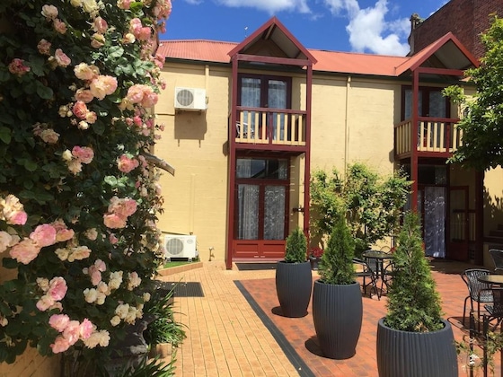 Gallery - Art Hotel On York