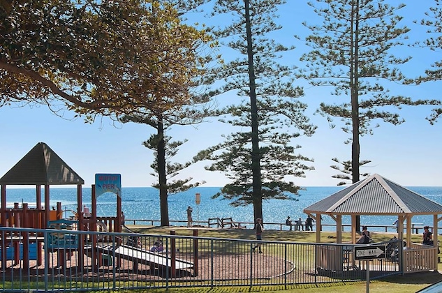 Gallery - Norfolks On Moffat Beach