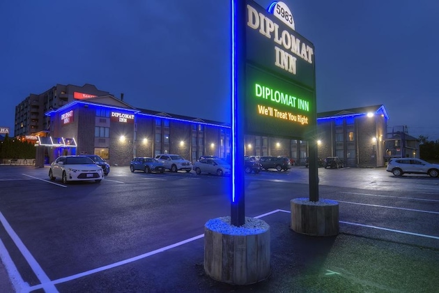 Gallery - Diplomat Inn