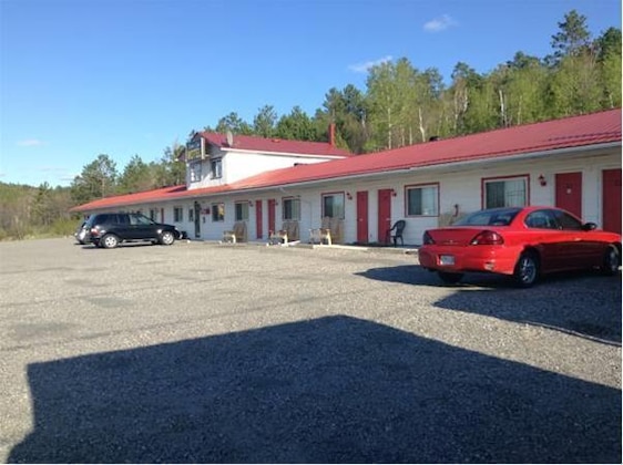 Gallery - Richard Lake Motel